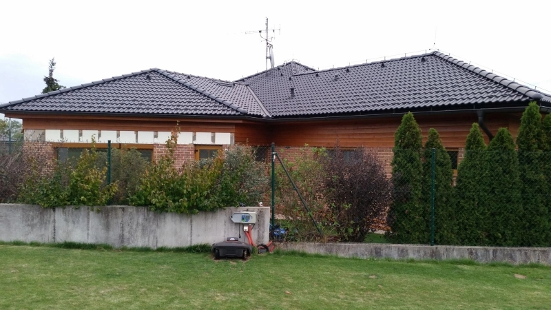 Renovační nátěr taškové střechy