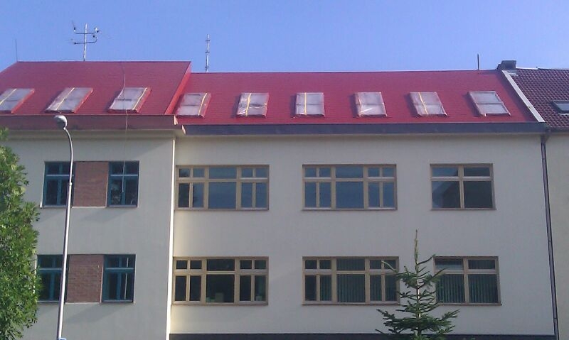 Renovační nátěr eternitové střechy - Hradec Králové