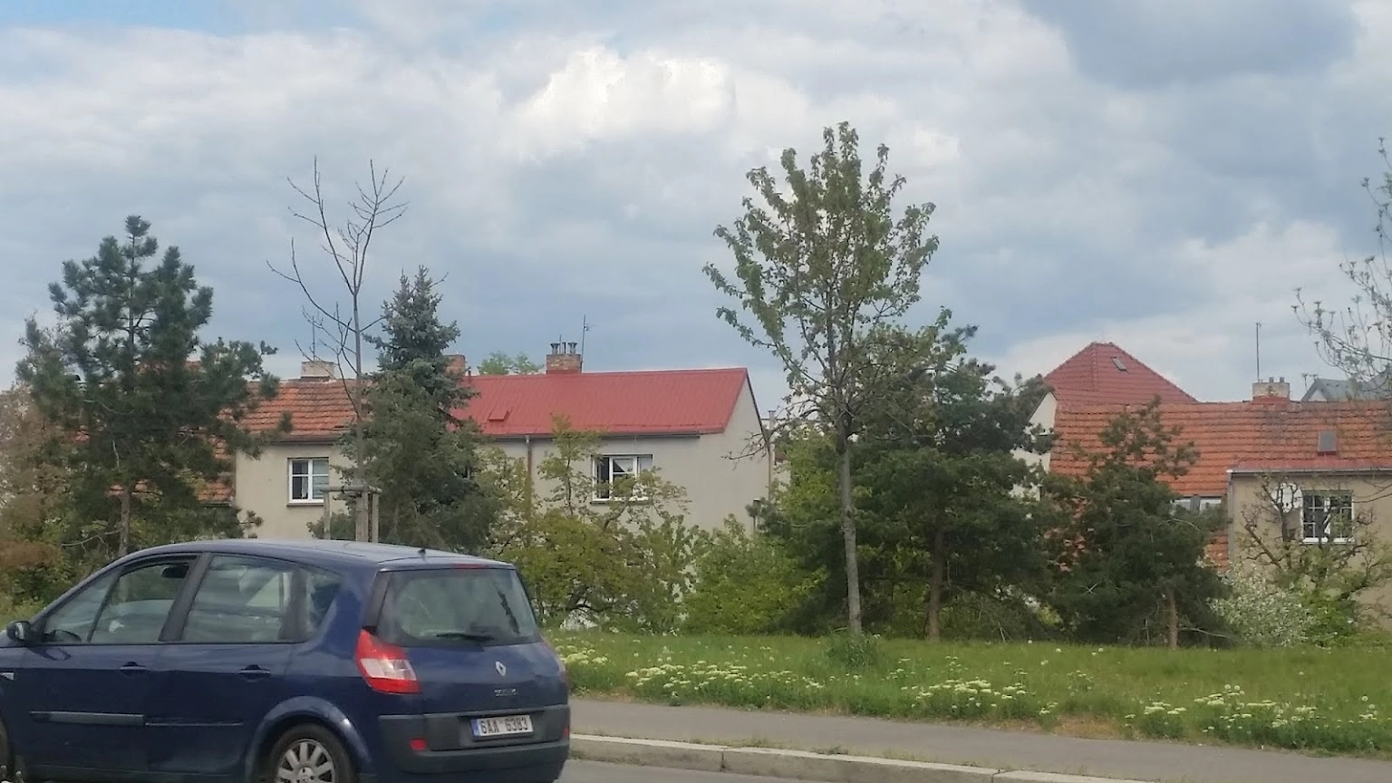 -Renovační nátěr alukrytové střechy
