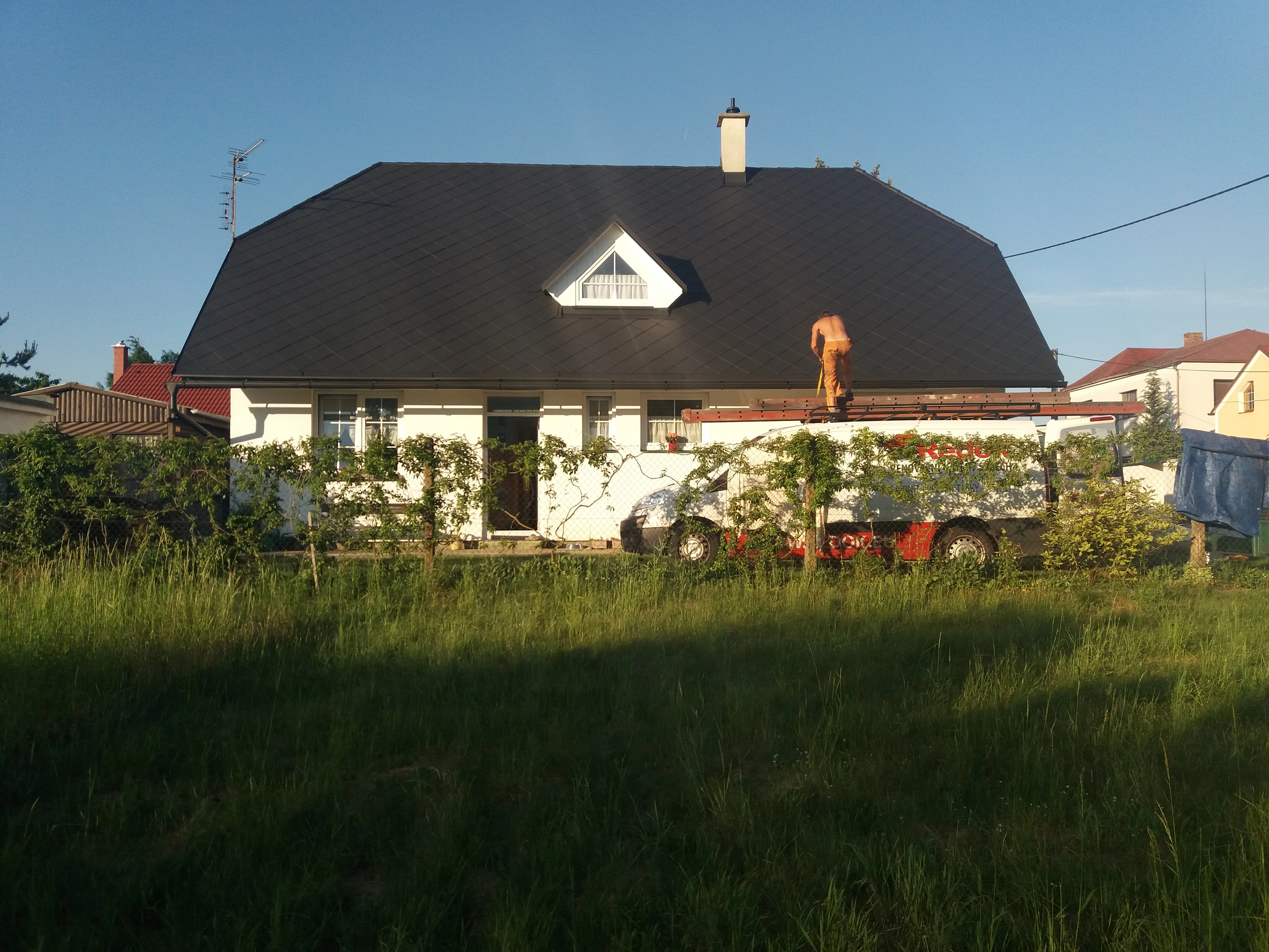 Renovační nátěr eternitové střechy - po