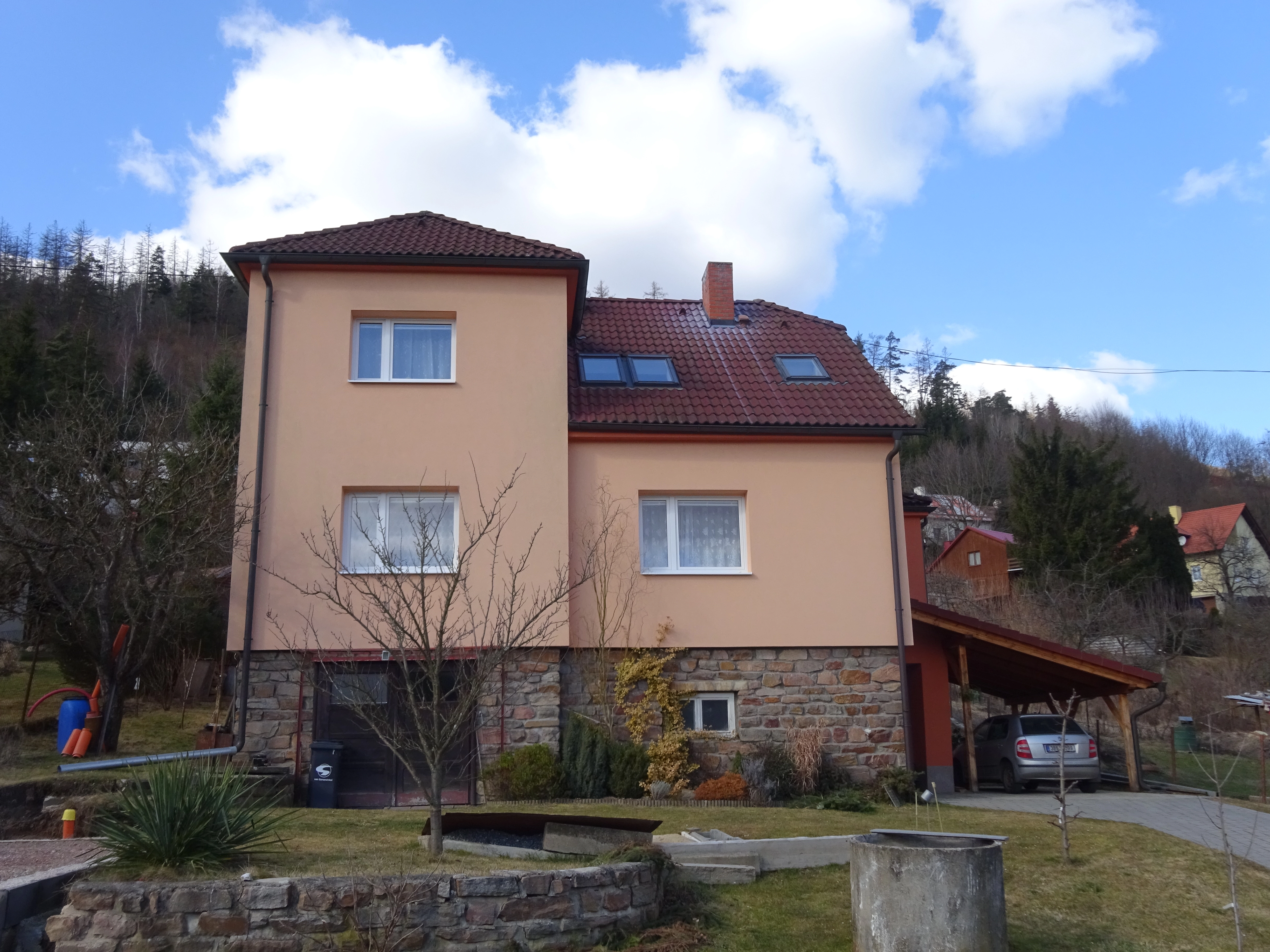 Renovační nátěr taškové střechy