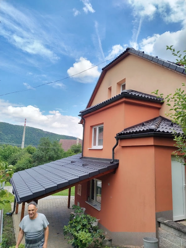 Renovační nátěr taškové střechy