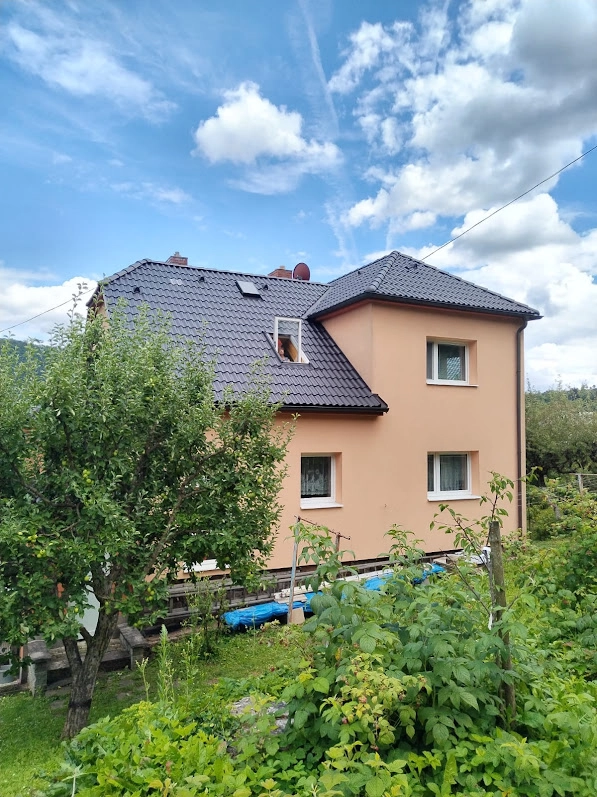 Renovační nátěr taškové střechy