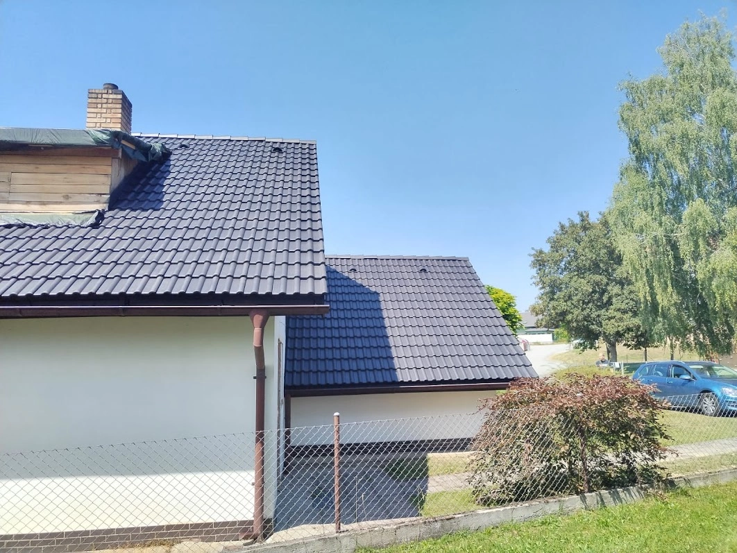 Renovační nátěr taškové střechy