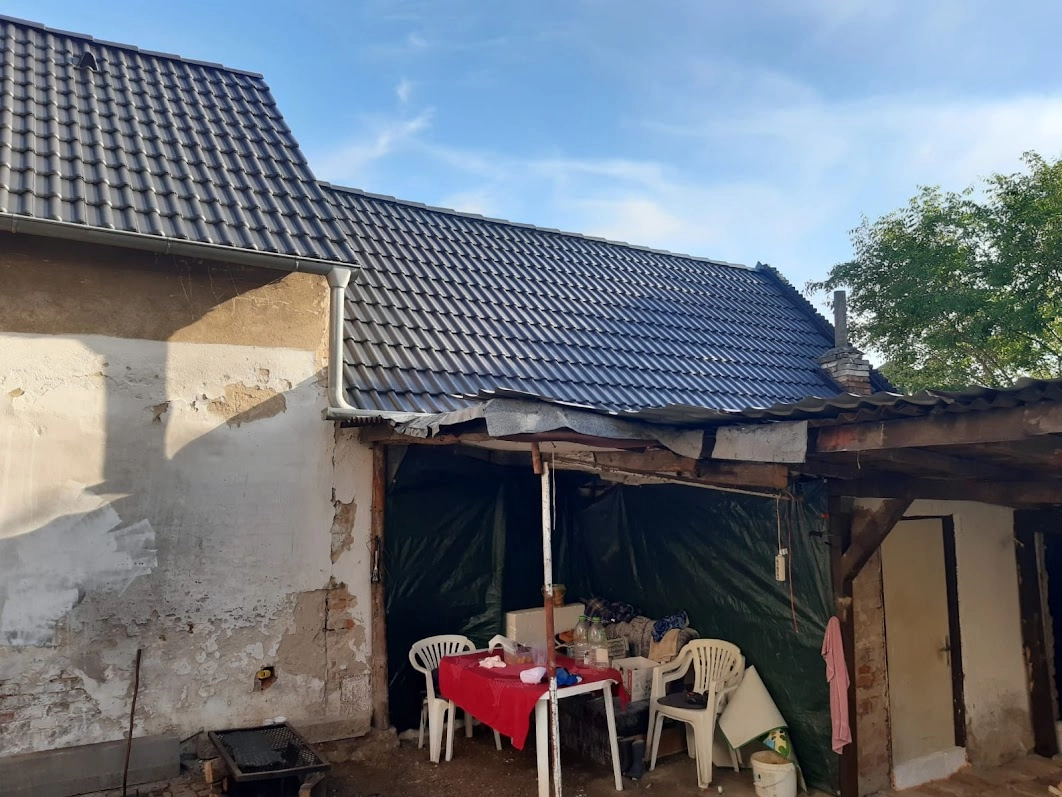 Renovační nátěr taškové střechy