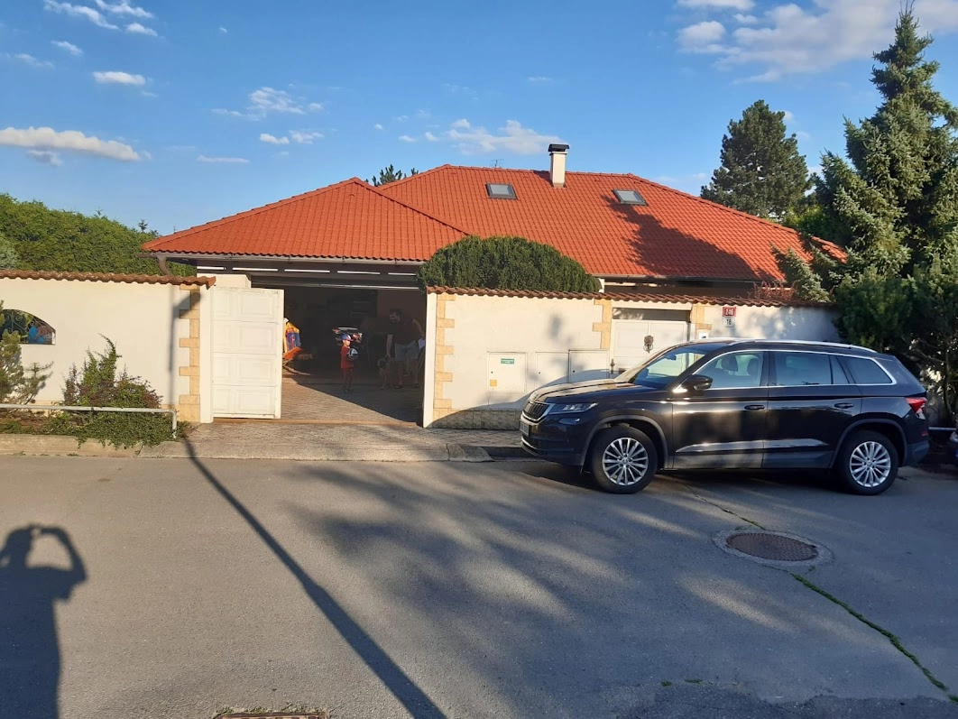 Renovační nátěr taškové střechy