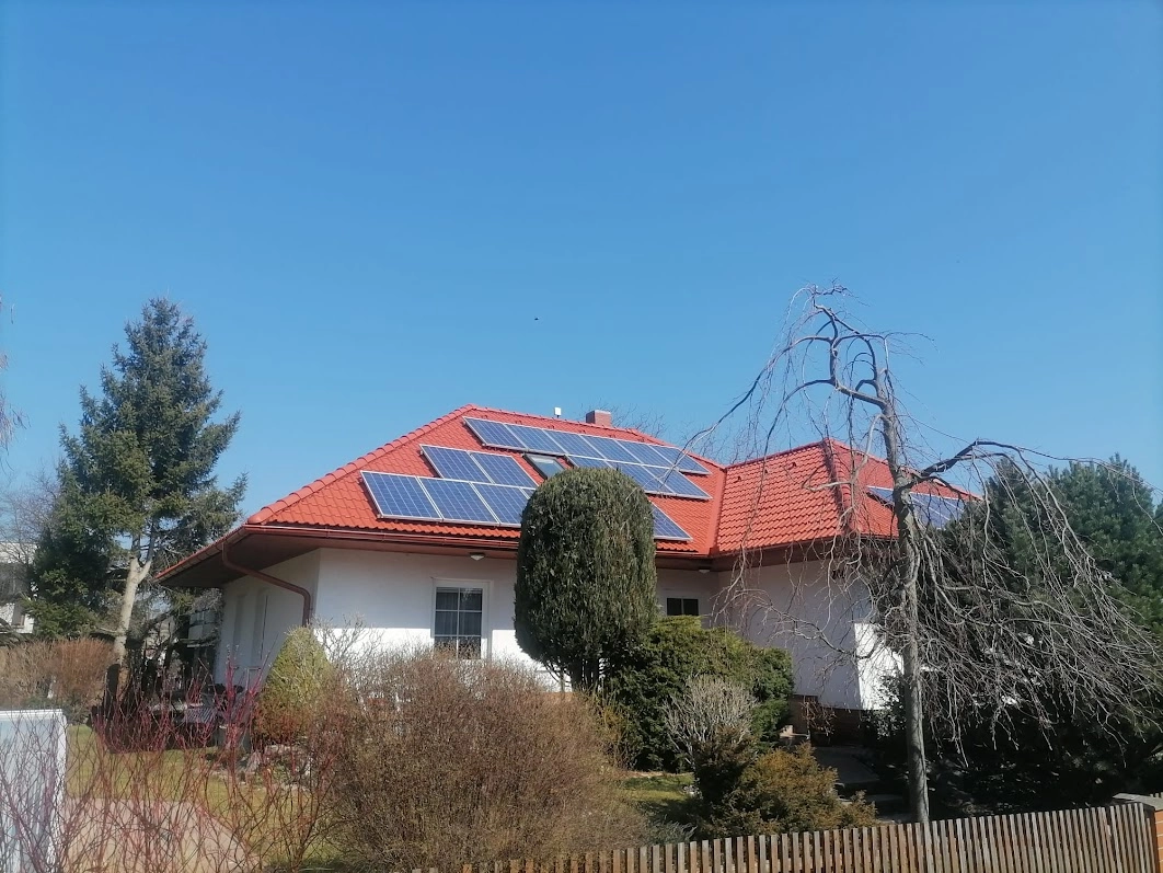 Renovační nátěr taškové střechy