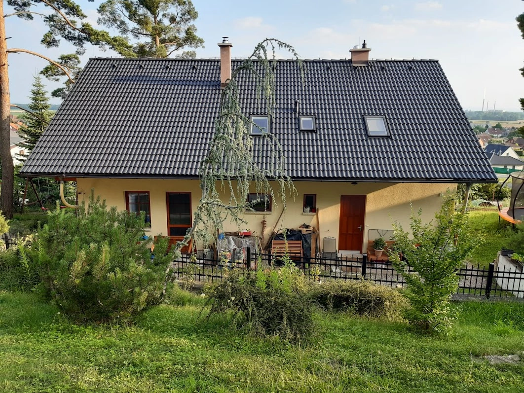 Renovační nátěr taškové střechy