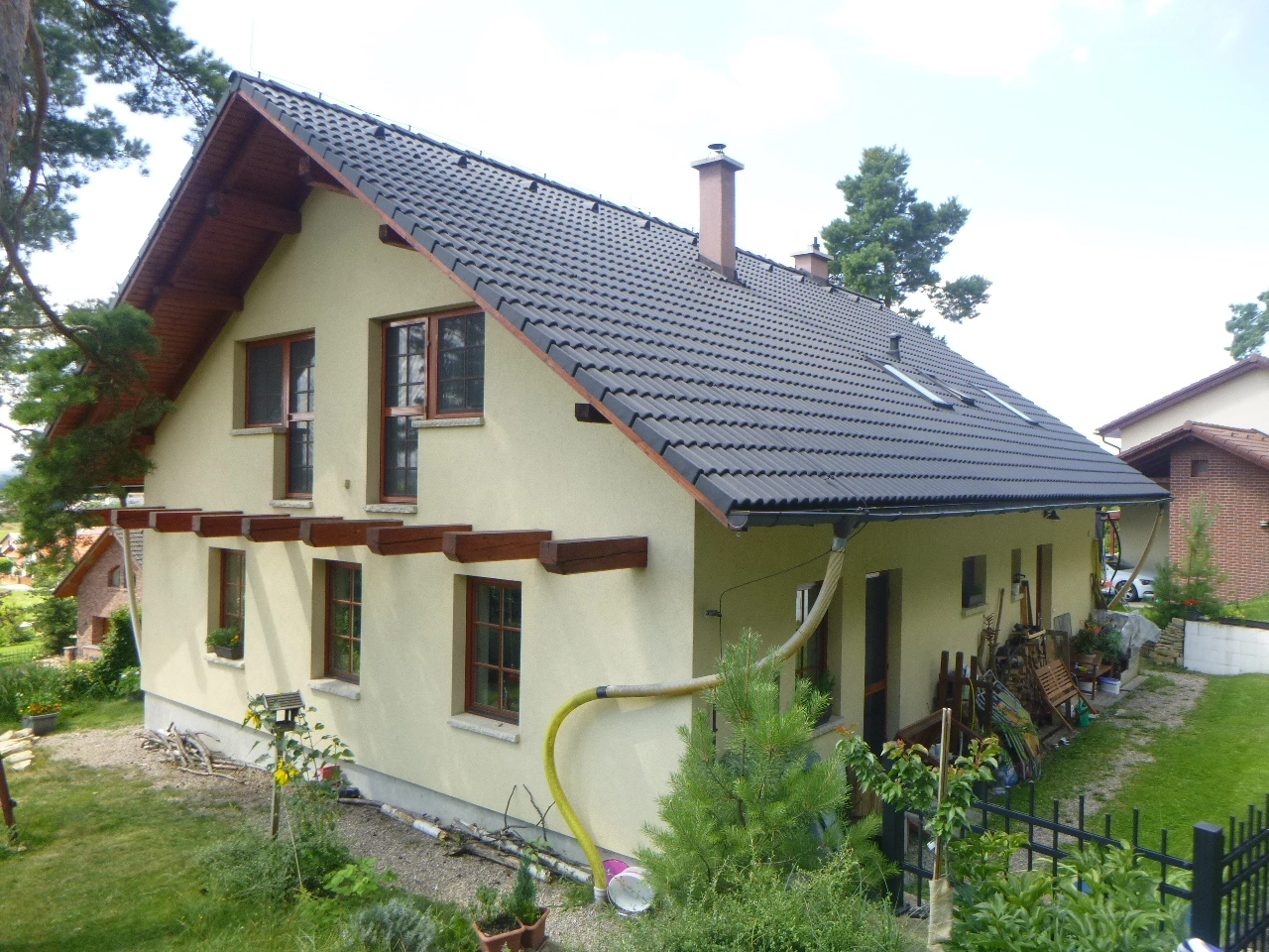 Renovační nátěr taškové střechy