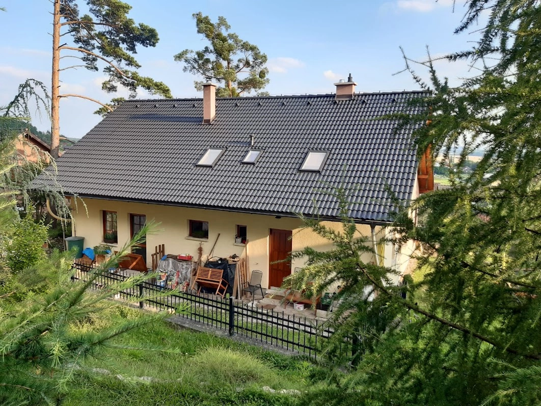 Renovační nátěr taškové střechy