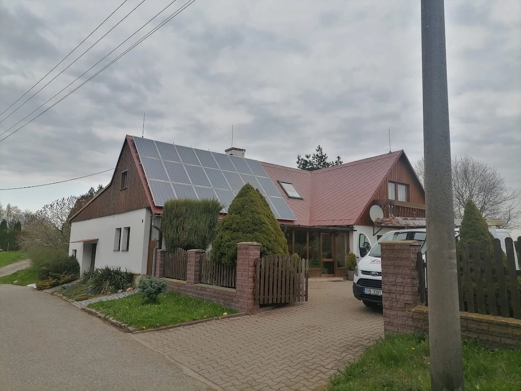 Renovační nátěr eternitové střechy