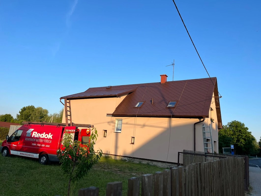 Renovační nátěr eternitové střechy