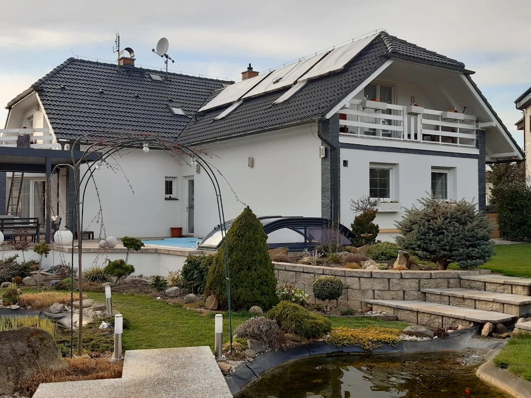 po realizaci-Renovační nátěr taškové střechy