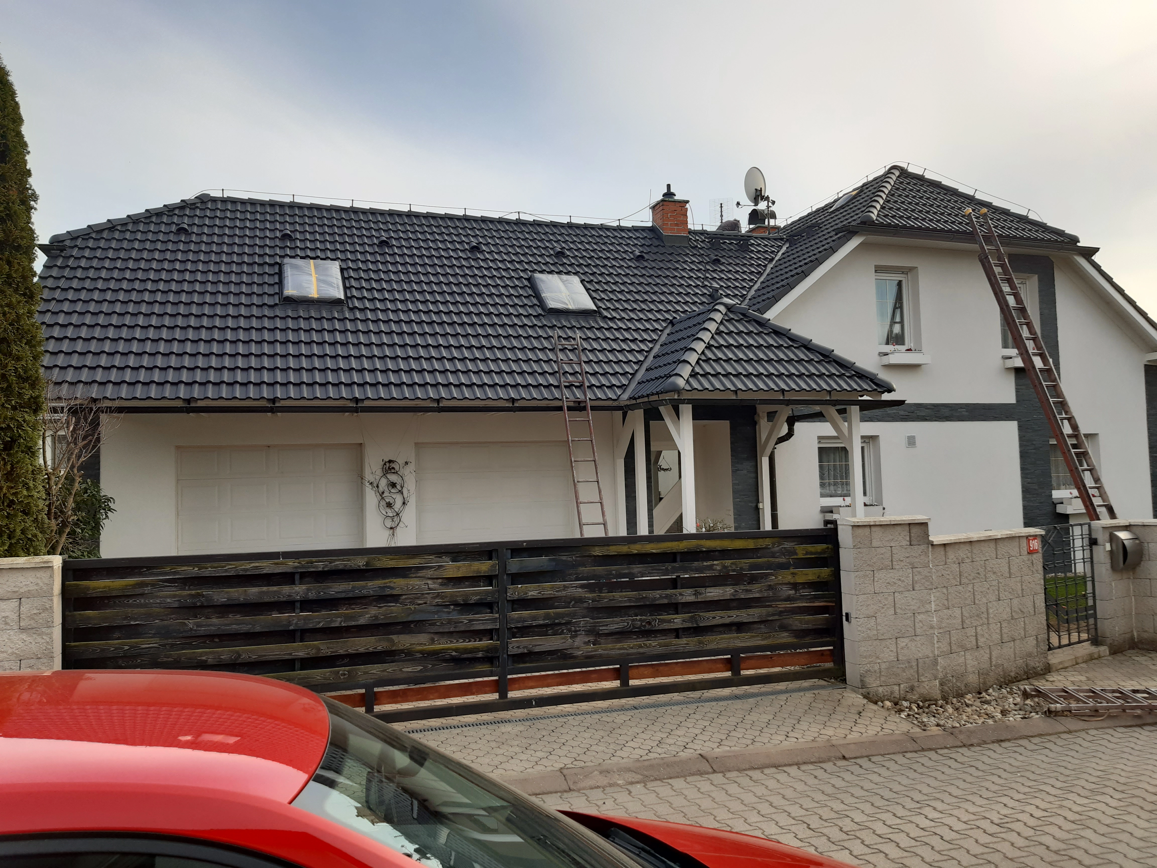 po realizaci-Renovační nátěr taškové střechy