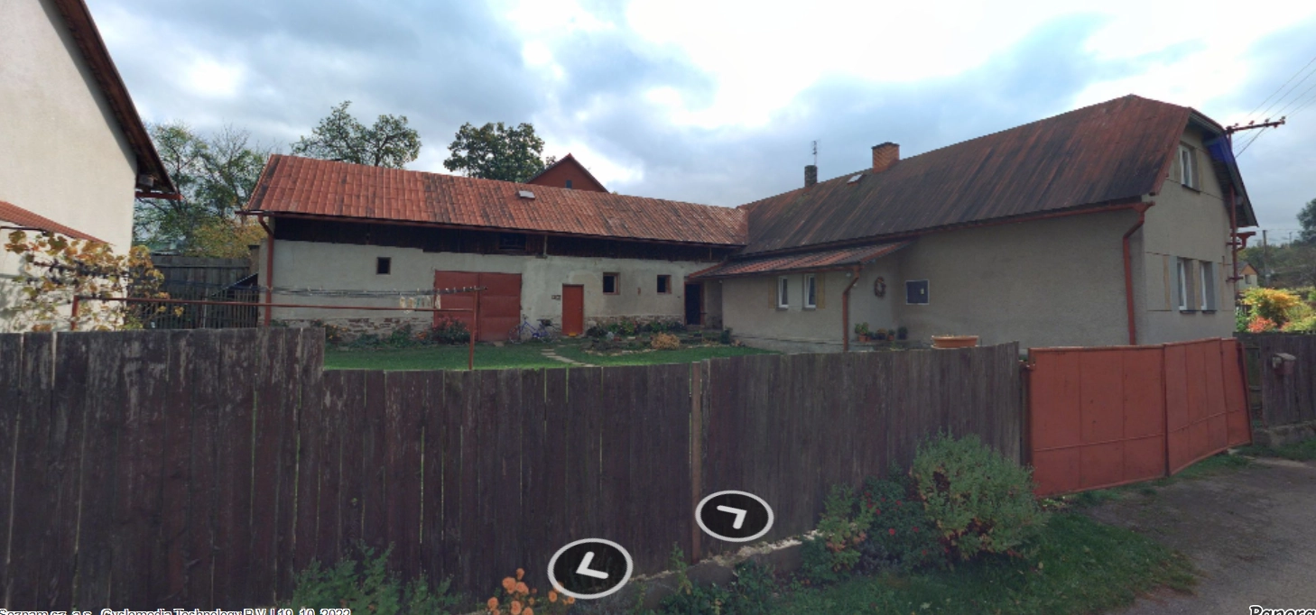 Renovační nátěr plechové střechy - před